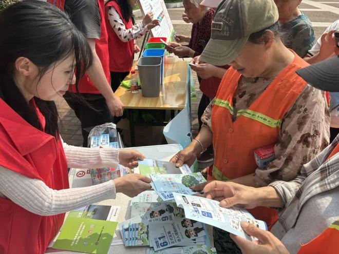 场国旗失联52小时！七旬老人在深山处找到九游会网站【铜陵头条0526】铜陵获赠广(图7)